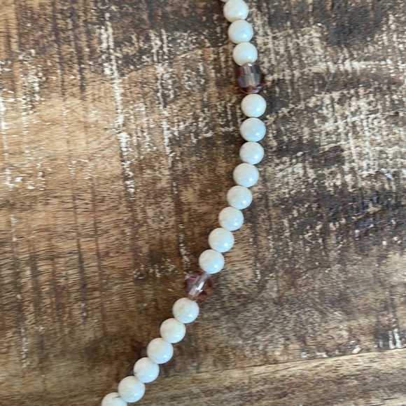 Magnesite Crystal skull necklace - Picture 5 of 5